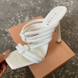 SIMMI Ocean White Patent Knot Mules US 7 *NEW